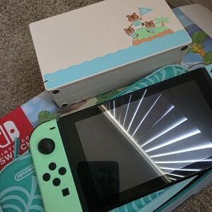 Nintendo - Switch - Animal Crossing: New Horizons Edition 32GB Console Plus Case